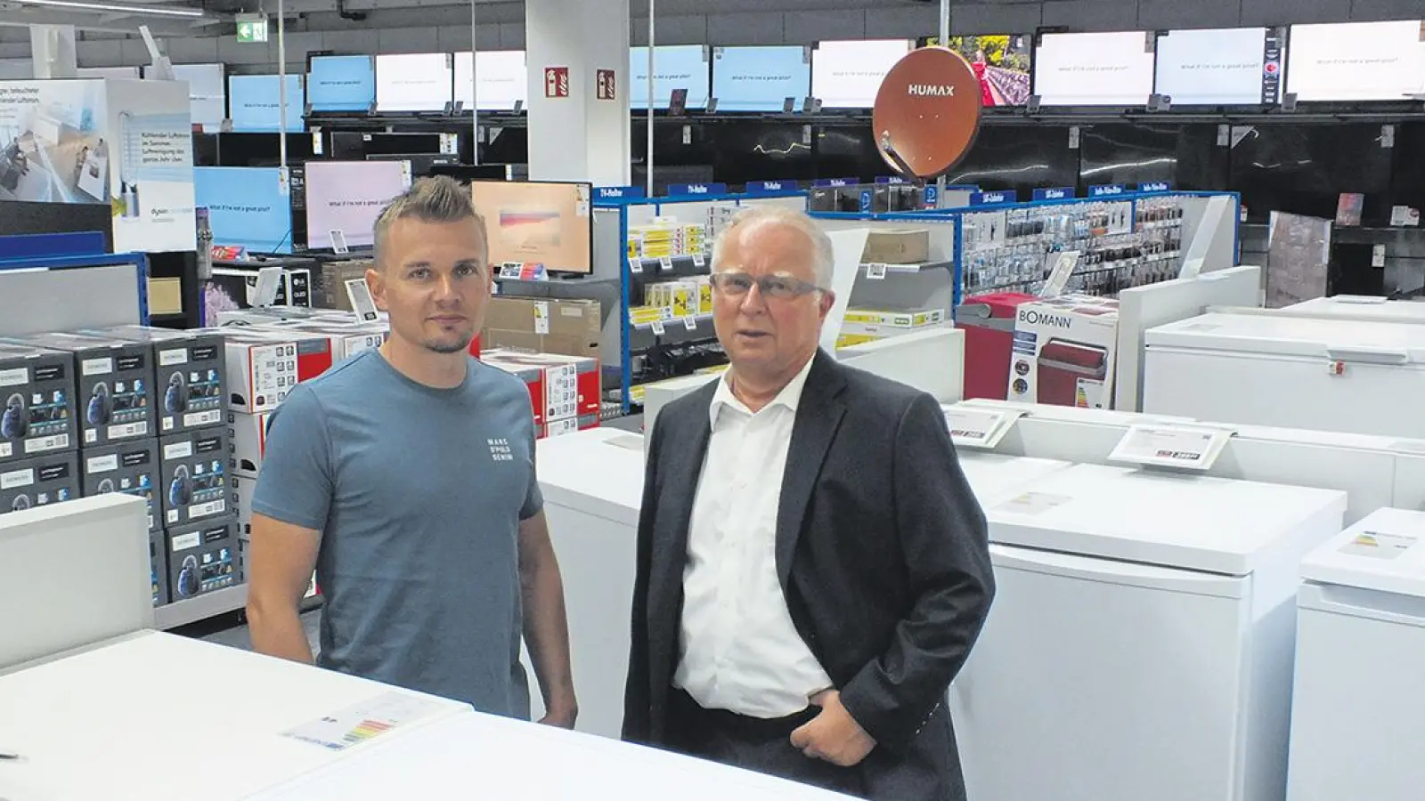 Die Firmenchefs Peter (rechts) und Christian Jakob führen das Unternehmen mit acht Standorten und rund 240 Mitarbeitern. (Foto: Roland Schmidt)