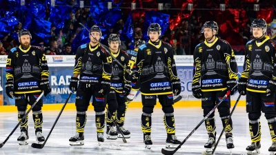 Die onesto Tigers Bayreuth müssen am Freitag, 2. Januar 2026, um 20 Uhr erneut im Derby gegen die Selber Wölfe bestehen. (Foto: Archiv/Dirk Ellmer)