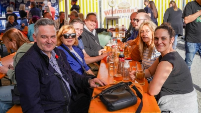 Viel los auf dem Bayreuther Frühlingsfest am Ostersonntag.  (Foto: sd )