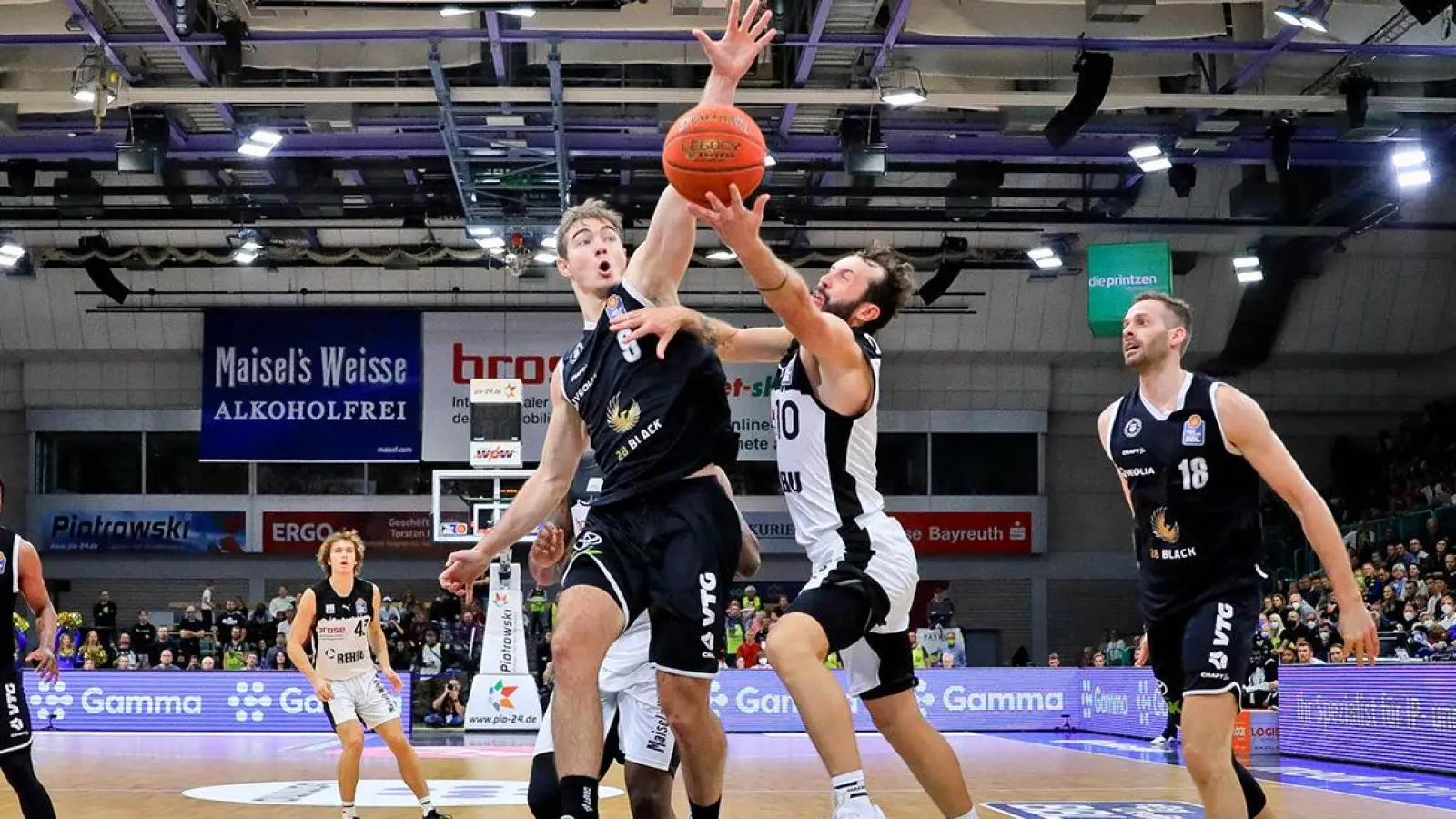 BILDERGALERIE: medi Bayreuth verliert gegen Hamburg Towers mit Ex-Coach Raoul Korner (Foto: Ochsenfoto.de)