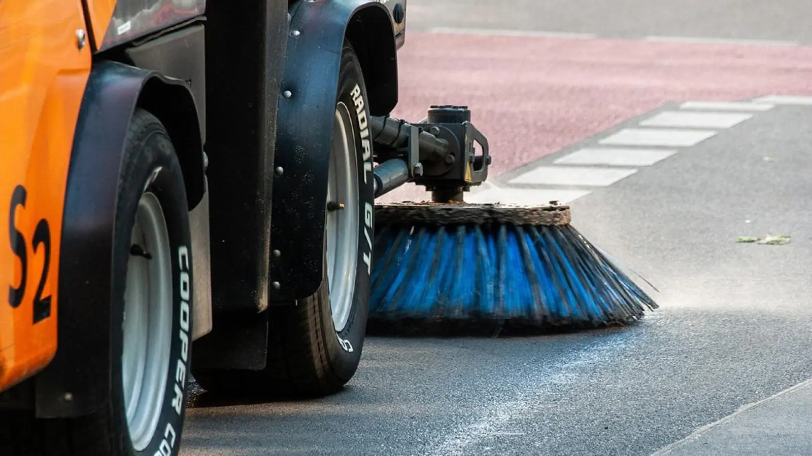 Tag der offenen Tür beim Stadtbauhof - wenn Kinder Kehrmaschine fahren dürfen (Foto: Symbolbild pixabay/wal_172619)