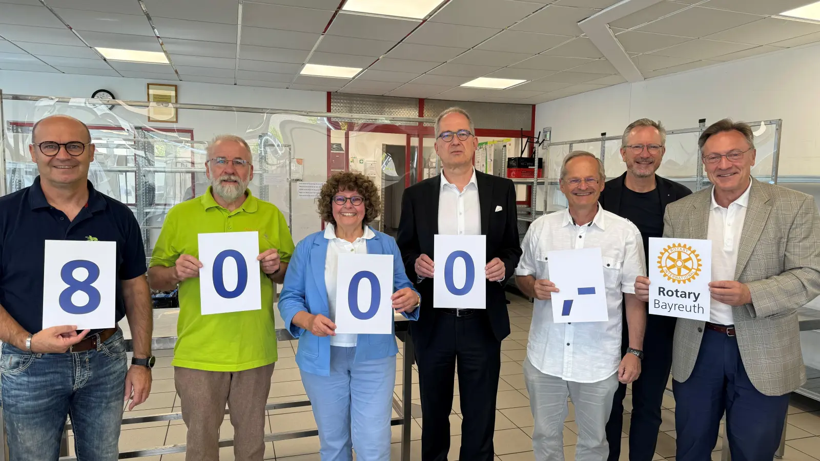 V.l.: Erich Goldammer, Bechert GmbH &amp; Rotary-Mitglied, Dr. Klaus Meier-Harnecker, Vorsitzender Tafel Bayreuth, Ingrid Heinritzi-Martin, 1. Vorsitzende Tafel Bayreuth, Prof. Dr. Stefan Leible, Rotary-Vorstandsmitglied, Alexander Burkhardt, Rotary-Präsident, Jörg Lichtenegger Öffentlichkeitsarbeit-Rotary und Dr. Harald Vorleuter Rotary-Incoming-Präsident.  (Foto: Rotary Bayreuth )