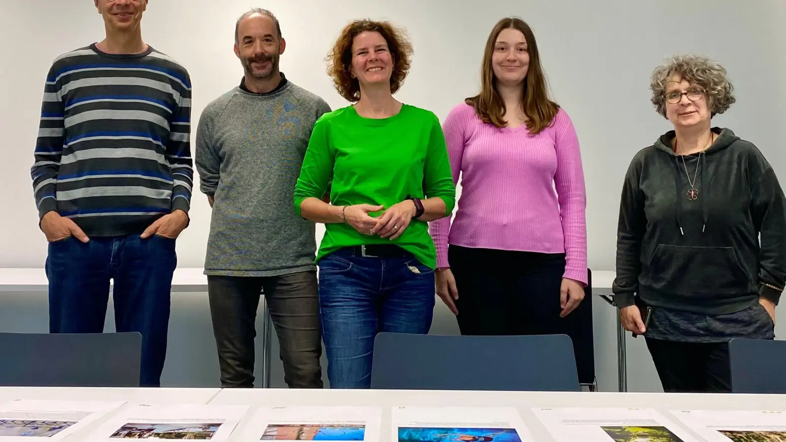 Die Jury (von links): Bernd Rothammel (Klimaschutzmanager), Florian Maßen (Fotograf), Melanie Vogt (Volkshochschule Bayreuth), Carolin Grotjahn (BMTG), Ulrike Färber (Quartiersmanagement Innenstadt) (Foto: Monika Pellkofer, Landkreis Bayreuth)