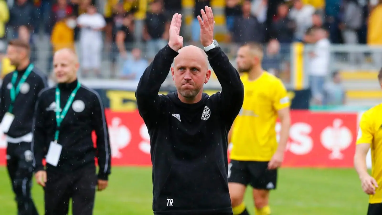 Kann mit der Saison bisher sehr zufrieden sein: Bayreuths Coach Timo Rost. (Foto: Peter Kolb)