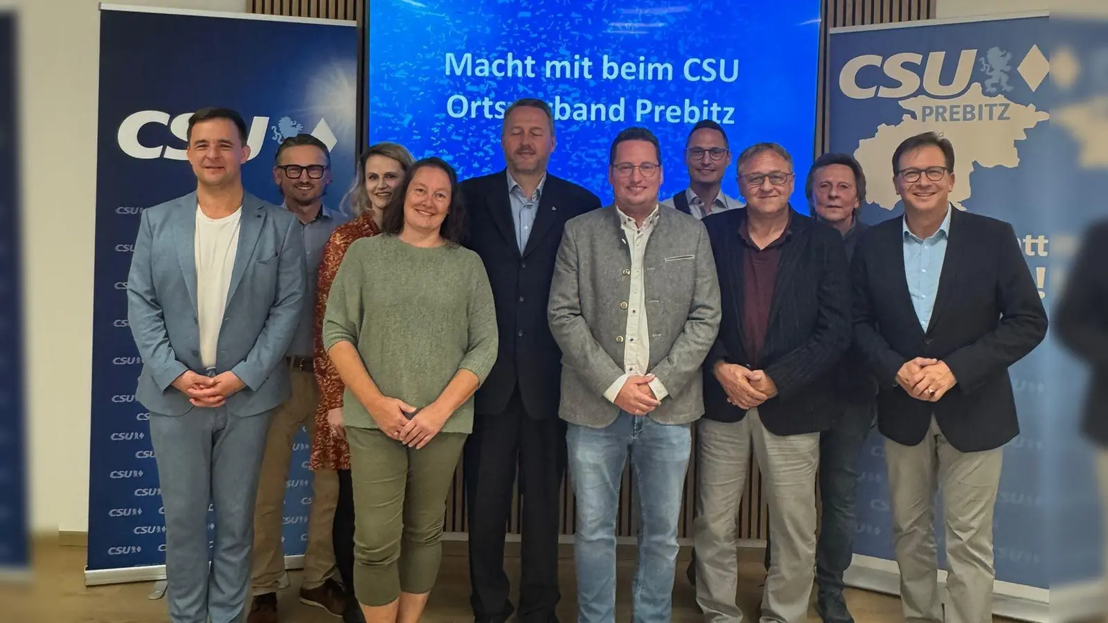 Dr. Lars Peetz (Landratskandidat), Tobias Teufel, Katharina Teufel, Andrea Regner, Stefan Regner (neuer Ortsvorsitzender), Jörg Teufel (Bürgermeister Gemeinde Prebitz), Alexander Teufel, Peter Senfft, Günther Raimund, Franc Dierl (Kreisvorsitzender CSU Bayreuth-Land) (Foto: CSU Bundeswahlkreis Bayreuth)