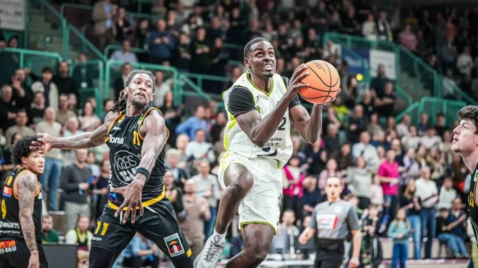 Tehree Horn (am Ball) war heute Nachmittag gegen Kirchheim Topscorer des BBC Bayreuth. (Foto: Thorsten Ochs)