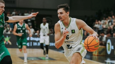 Moritz Plescher (hier am Ball im Heimspiel gegen Koblenz) ging in Bremerhaven voran und war Topscorer des BBC. (Foto: Thorsten Ochs)