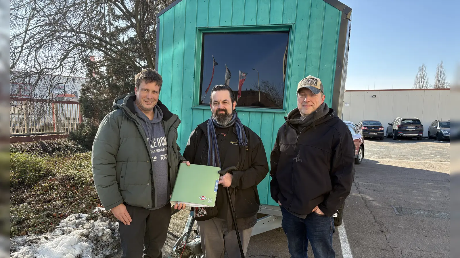 V.l.: Sven Lüdecke, Gründer des Vereins Little Home e.V., Daniel Wirtz und Hans-Christian Heumann, beide Wählergemeinschaft PRO Bayreuth e.V.  (Foto: red)