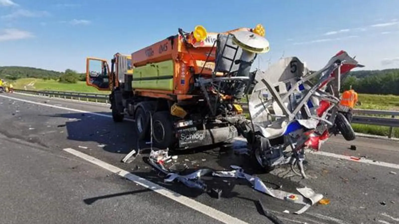 Polizei in Oberfranken: Aufprall auf Warnleitanhänger (Foto: red)