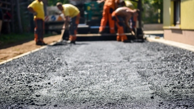 Die Asphaltierung der Ortsdurchfahrt ist Therma bei der Bauausschusssitzung.  (Foto: red)