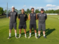 Das Trainerteam der SpVgg Bayreuth in der Regionalliga-Saison 2026/27 mit Chefcoach Lukas Kling (rechts) an der Spitze. (Foto: sd)