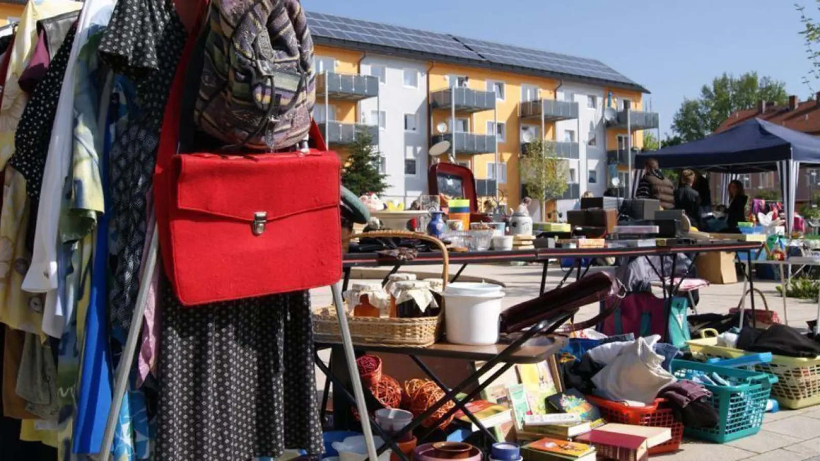Bayreuth: Flohmarkt auf dem Menzelplatz am 13. Mai 2023. (Foto: red)