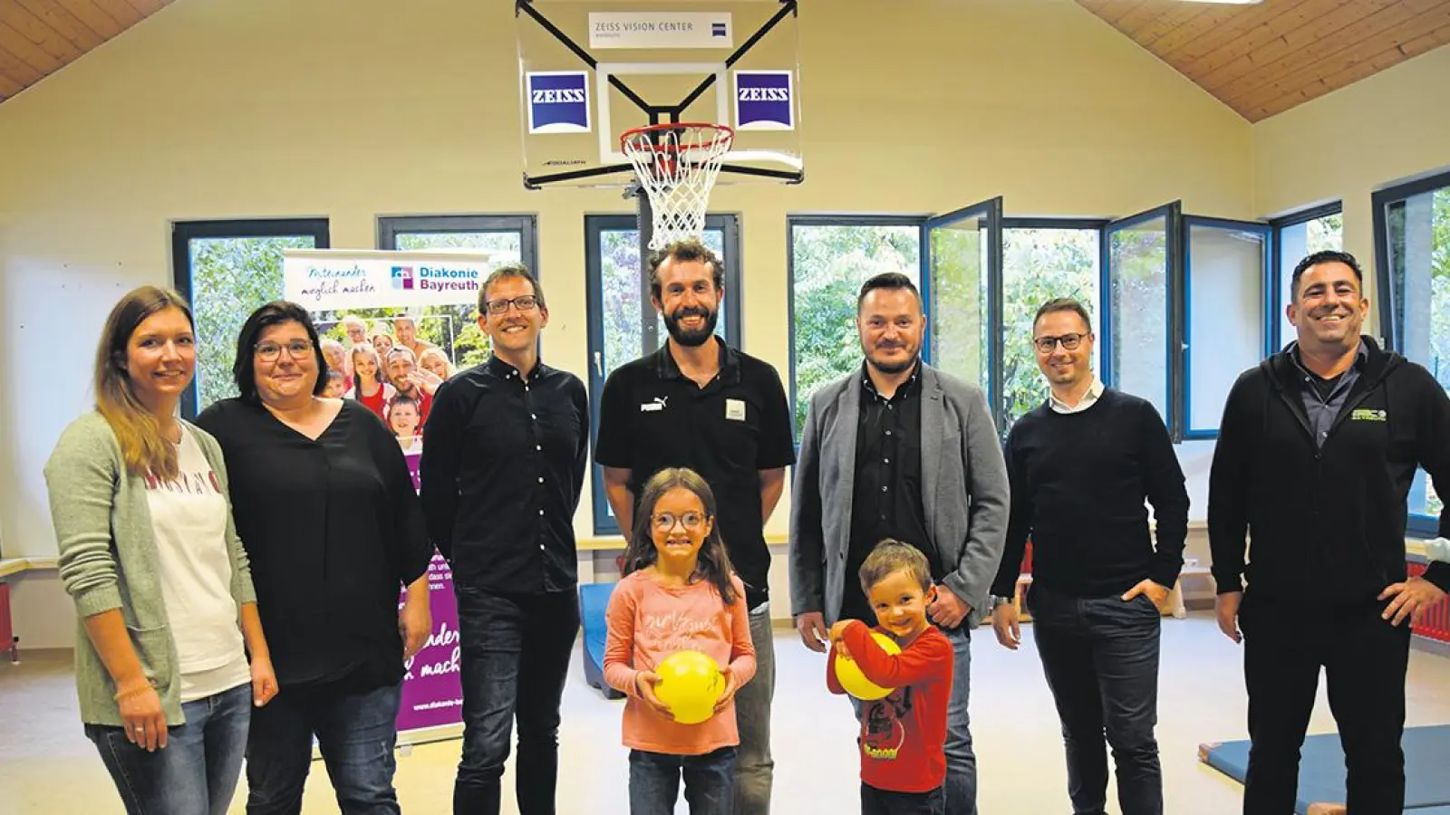 Basketballprojekt für Kinder geht weiter: Kita bei Bayreuth freut sich über neuen Korb (Foto: Mohr)