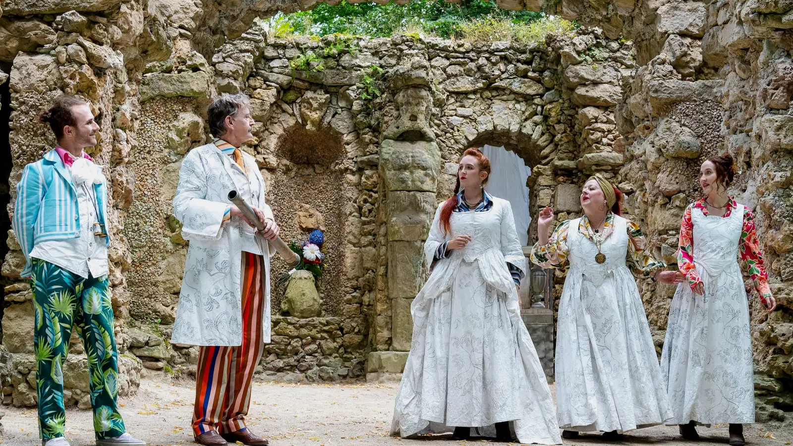 Die Voltaire-Komödie KAPITÄN CAP VERDE (Foto: Thomas Eberlein/Hoftheater: Birgit Franz)