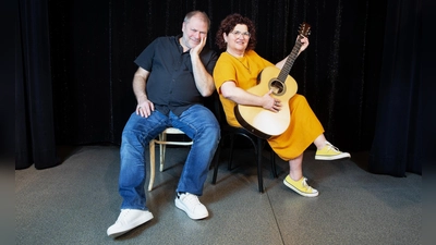 Das Konzert von „Wulli &amp; Sonja“ in der kerzenbeleuchteten Sophienhöhle. (Foto: Heike Weichler)