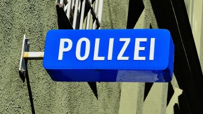 Schild einer Polizeistation. (Symbolbild: pixabay/Alexas_Fotos)