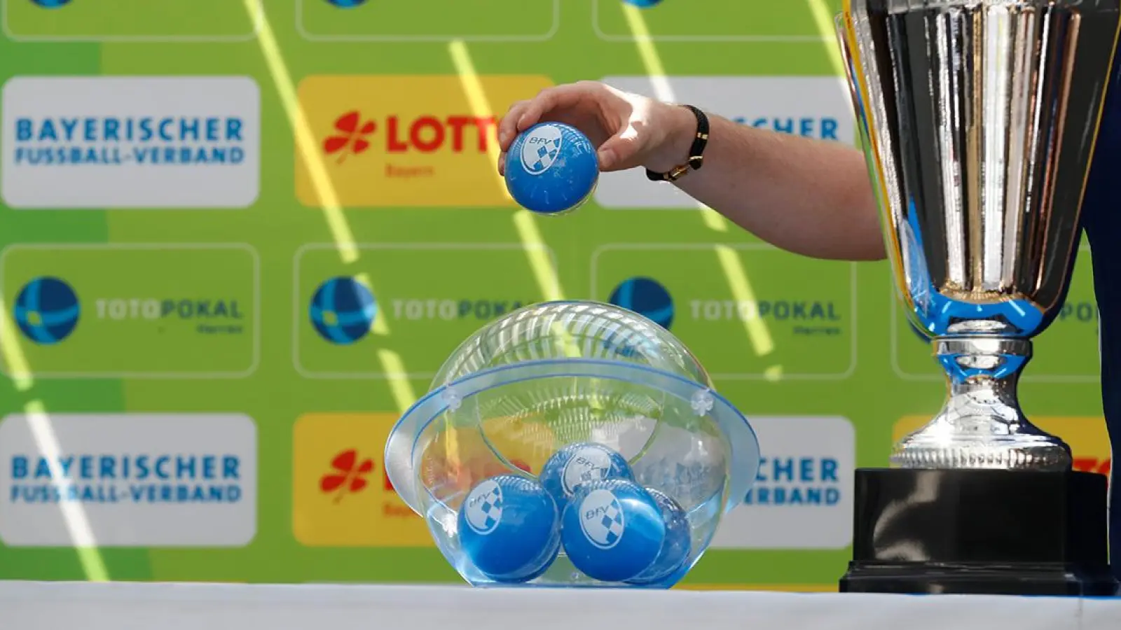 Achtelfinale im Toto-Pokal: Die Auslosung wird am Montag (22. August 2022) bei YouTube übertragen. (Foto: Bayerischer Fußball-Verband)