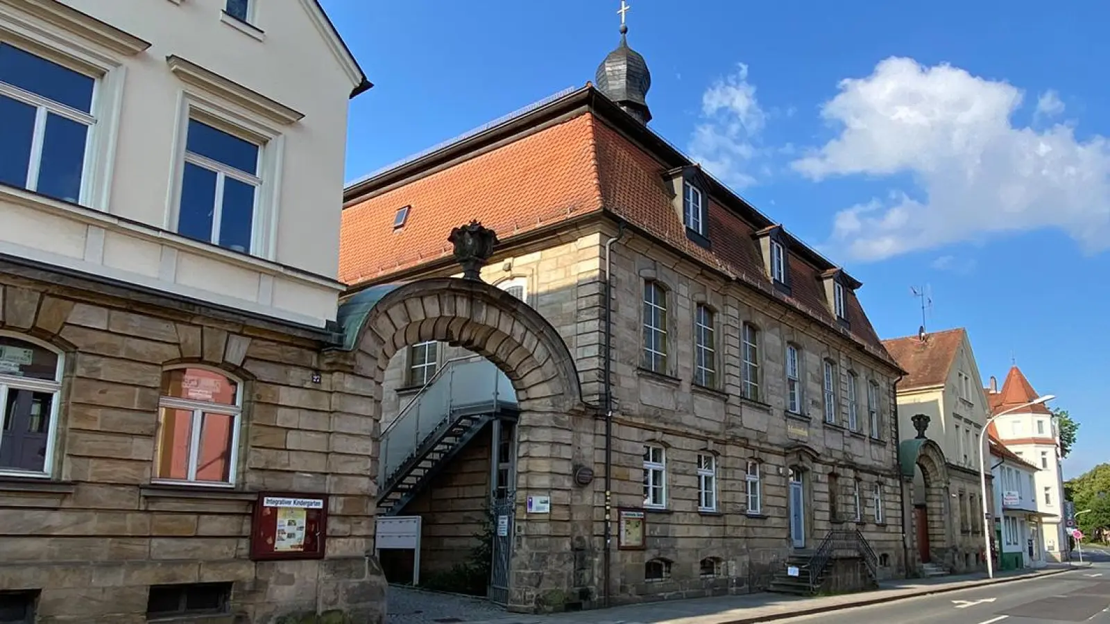 Die Evangelisch-Reformierte Kirche in der Erlanger Straße. (Foto: Lenkeit)