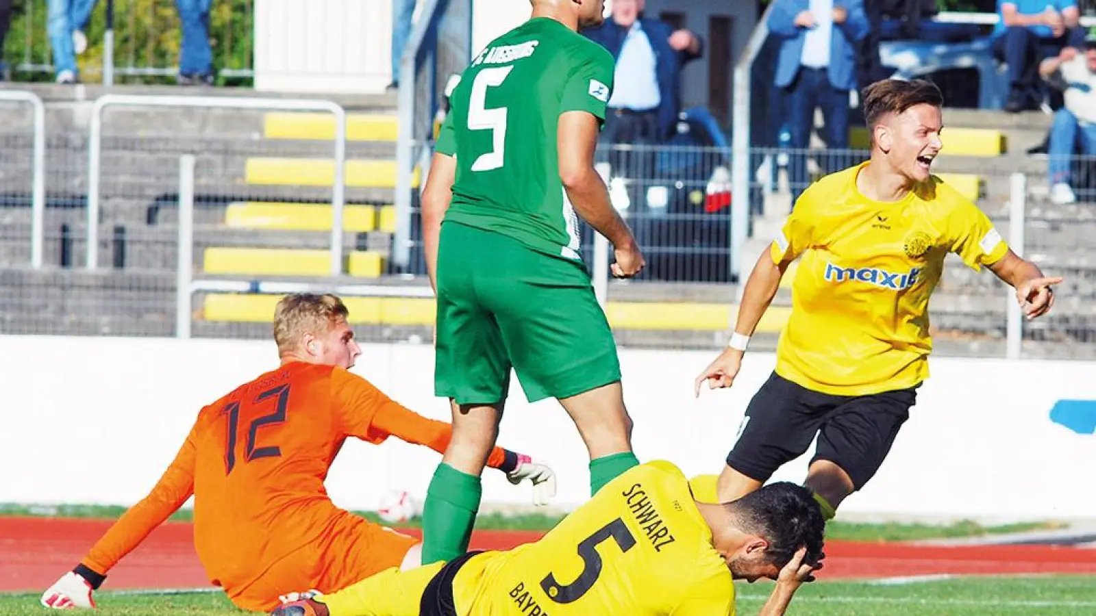 Mit beherzten Leistungen, wie hier beim 3:1-Heimsieg gegen die zweite Mannschaft des FC Augsburg, zog sich das Team der Altstadt […] (Foto: inBayreuth.de)