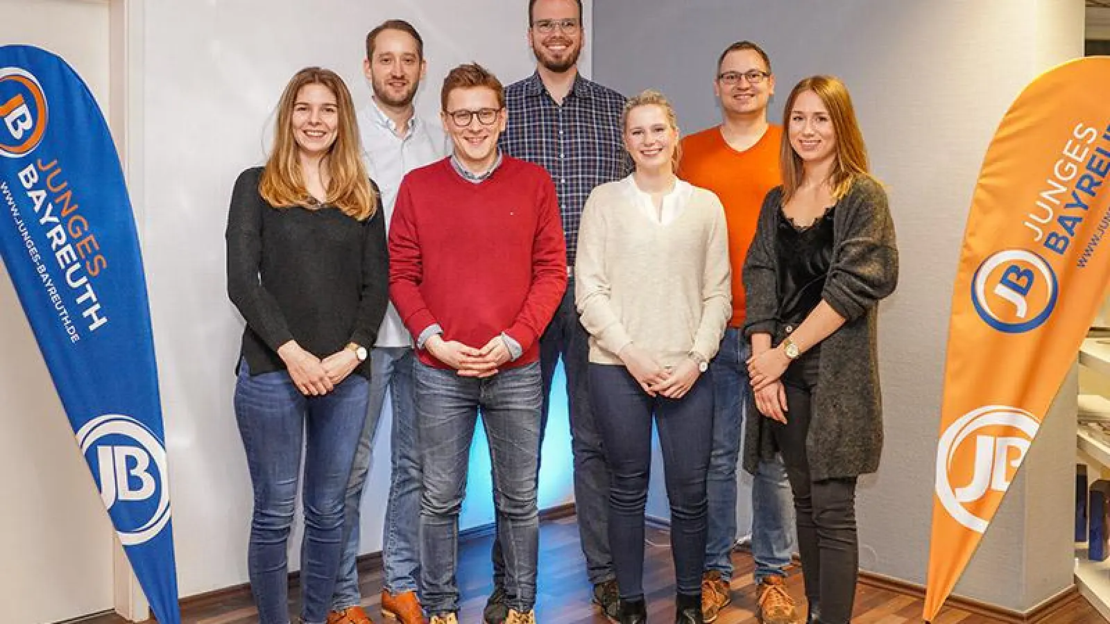 Auf dem Bild der neue Vorstand (v.l.n.r.): Theresa Devlahovich, Daniel Prause, Christopher Süss, Lucas Ebersberger, Sophie Schmidt, Stefan Schuh und Christina Kobert. (Foto: Stefan Dörfler)