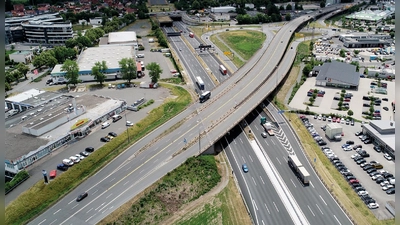 Noch im alten Zustand: Die Hochbrücke vor dem Start der umfangreichen Sanierungsarbeiten. (Foto: red)