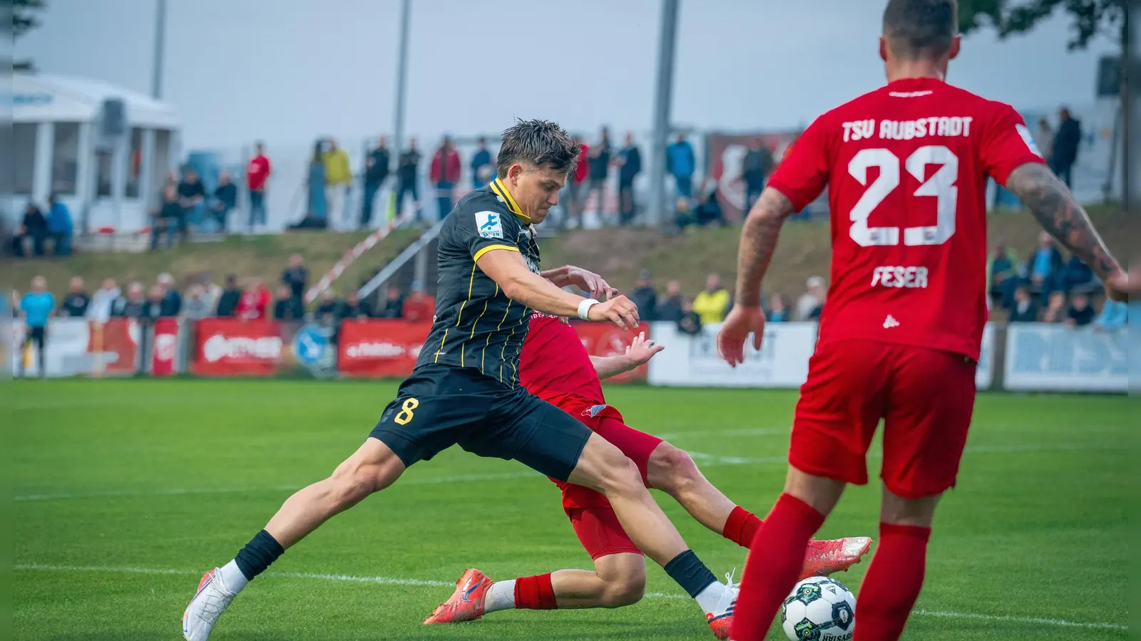 Mit einer ähnlich guten Leistung wie beim Pokalspiel in Aubstadt in der zweiten Halbzeit (im Bild der zweifache Torschütze Patrick Scheder in einer Spielszene) könnte die SpVgg auch beim TSV Buchbach punkten. (Foto: SpVgg Bayreuth/Simon Helfensdörfer)