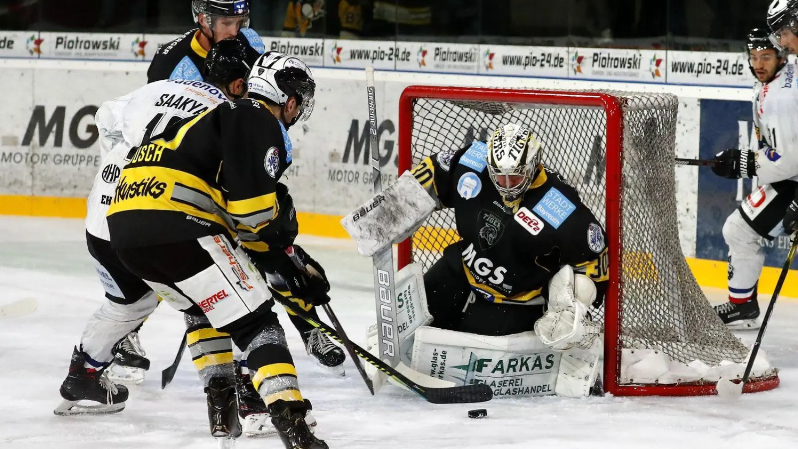 Brett Jaeger musste gleich viermal hinter sich greifen. (Foto: Peter Kolb)