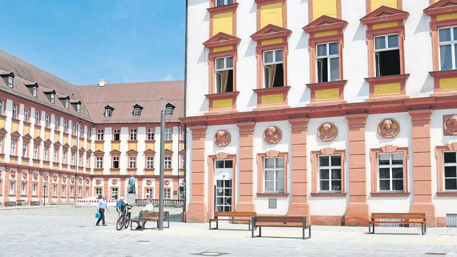 Maximilianstraße 8, ehemalige HypoVereinsbank: Wird hier künftig Augustiner Bier ausgeschenkt? (Foto: Munzert)