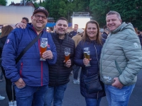 Ausgelassene Stimmung auf dem Maisel`s Weissbierfest am Freitagabend.  (Foto: sd)