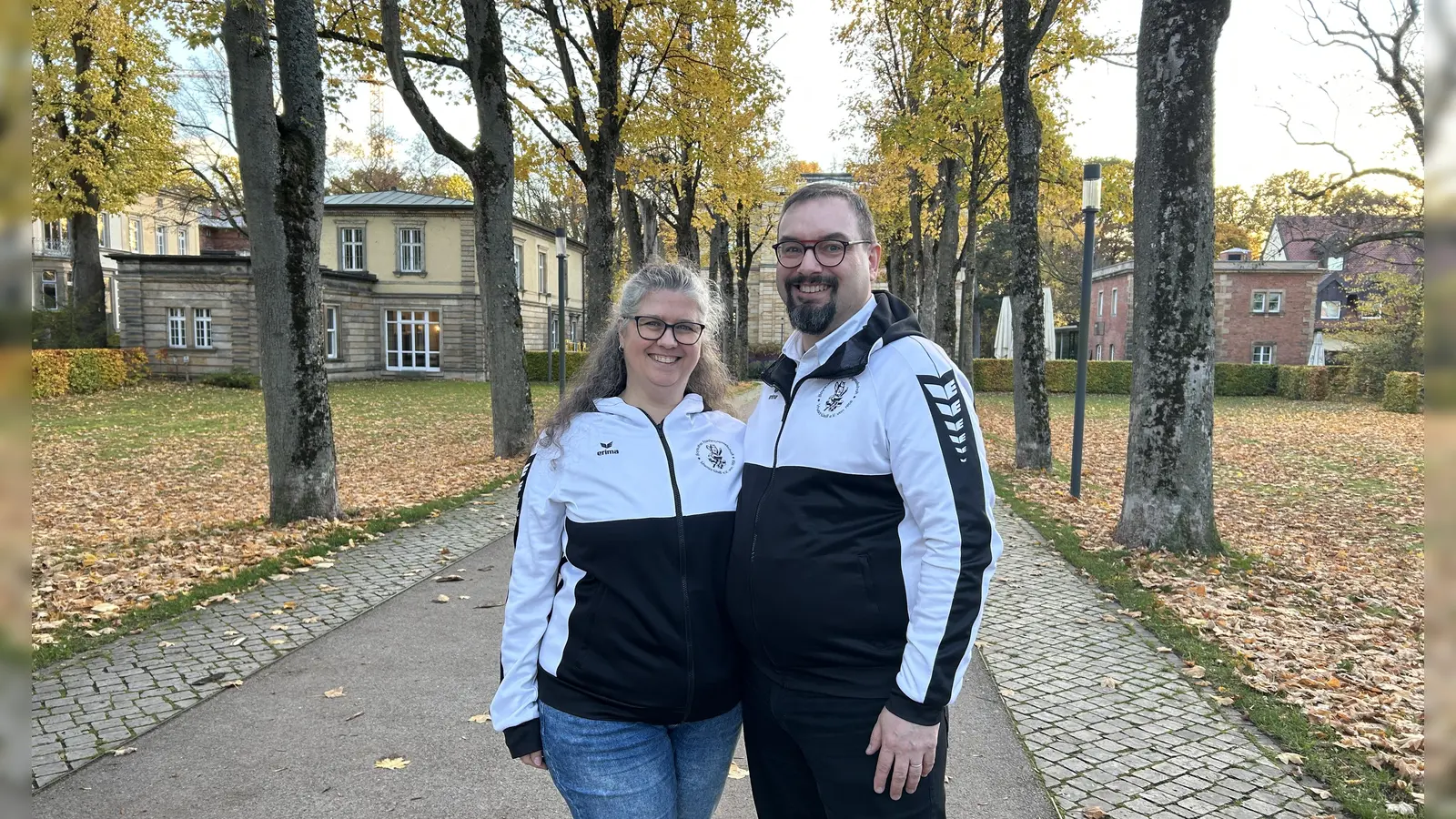 Simone und Daniel Münch stehen als neues Prinzenpaar der Faschingsgesellschaft Schwarz Weiss Bayreuth e.V. in den Startlöchern.  (Foto: jm)