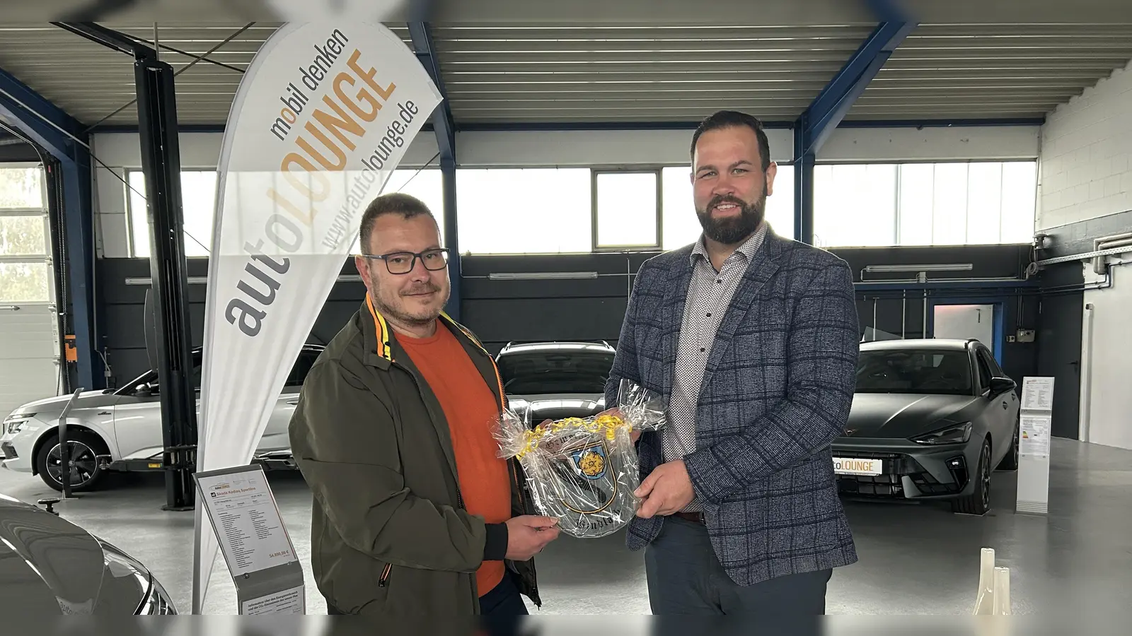 Thomas Schübel und Christian Brunner, Bürgermeister der Gemeinde Bindlach.  (Foto: jm)