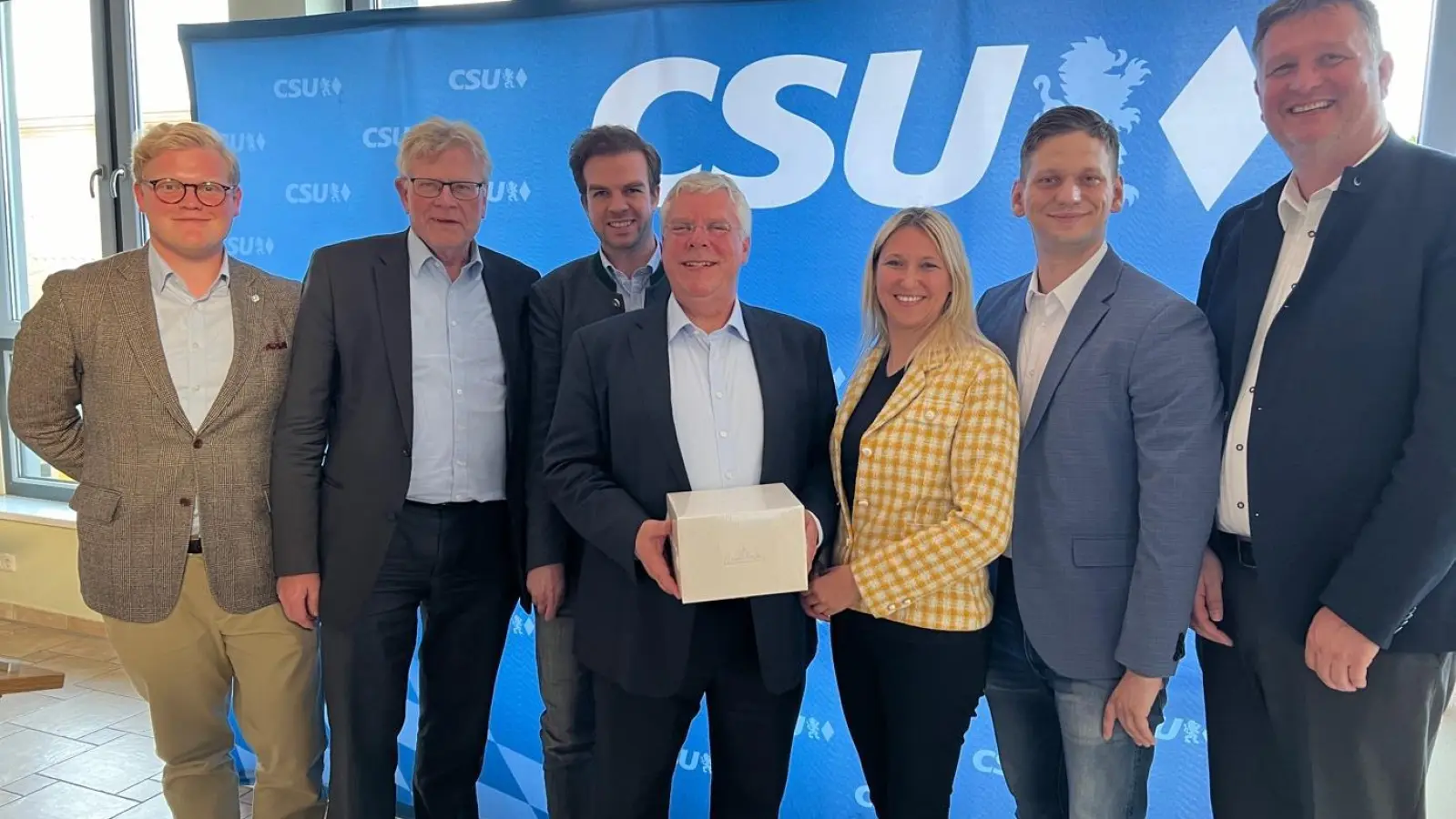 V.l.: Wolfgang Ficht, Kreisgeschäftsführer CSU; Thomas Ebersberger, OB der Stadt Bayreuth; Manuel Brinkmann, OV Bayreuth-Mitte; Jürgen Hardt, MdB; Dr. Silke Launert, MdB; Matthias Straub, CSU-Listekandidat für die Europawahl; Oliver Würschum-Busch, Bundeswahlkreisgeschäftsführer (Foto: red )