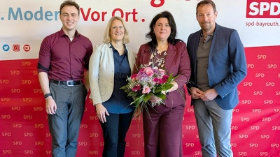 v.l.n.r.: Florian Fähnrich, Kreisvorsitzender, Silke Winkelmaier, Kreisvorsitzende, Landratskandidatin Stephanie Hartmann-Erdal, Matthias Böhner, stellv. Vorsitzender der SPD-Kreistagsfraktion und Ortsvereinsvorsitzender SPD Weidenberg (Foto: Oliver Winkelmaier)