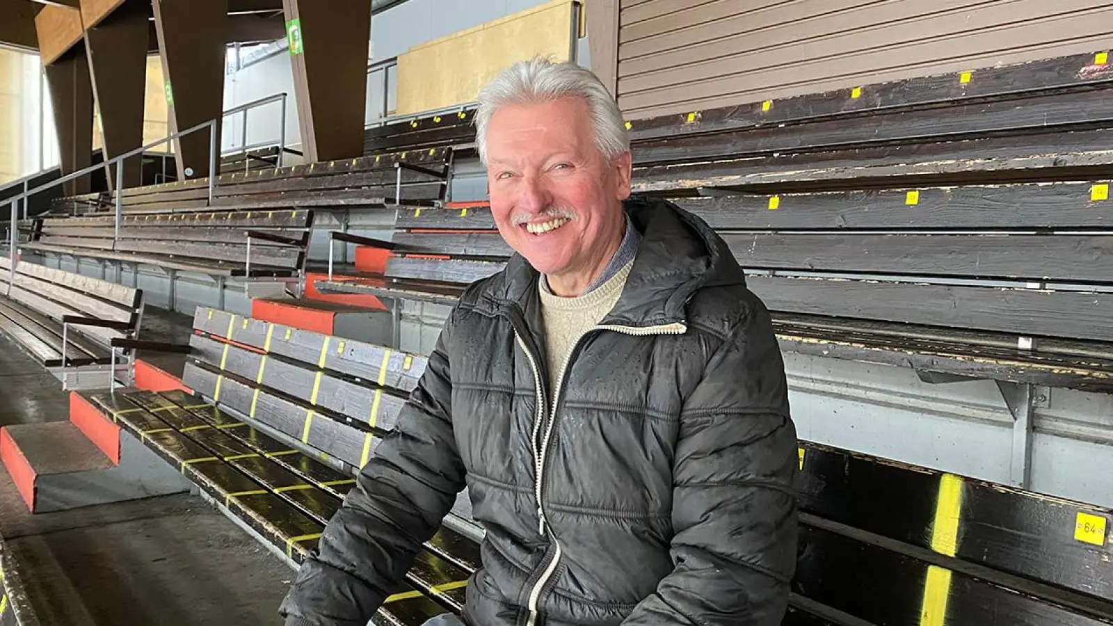Bayreuth Tigers: Kult-Fan Sport-Jochen geht seit über 45 Jahren ins Stadion. (Foto: Lenkeit)