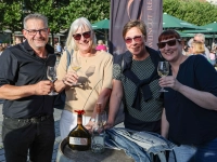 Bestes Wetter und gute Laune beim Auftakt des 12. Bayreuther Weinfestes.  (Foto: sd)