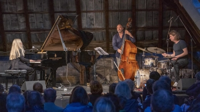 Anke Helfrich Trio, Pijazzo 2022  (Foto: Andreas Harbach)
