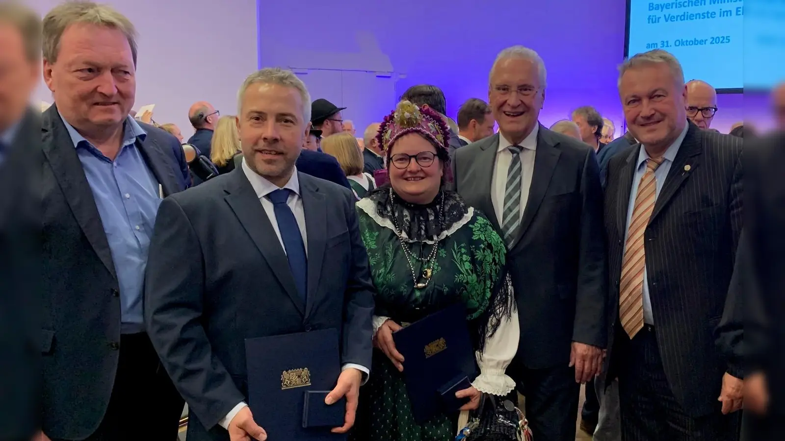 Mistelgauer Bürgermeister Karl Lappe, Stefan Seyferth-Zapf, Yvonne Schneider, Bayerns Innenminister Joachim Herrmann und stellvertretender Landrat Klaus Bauer. (Foto: Landratsamt Bayreuth)