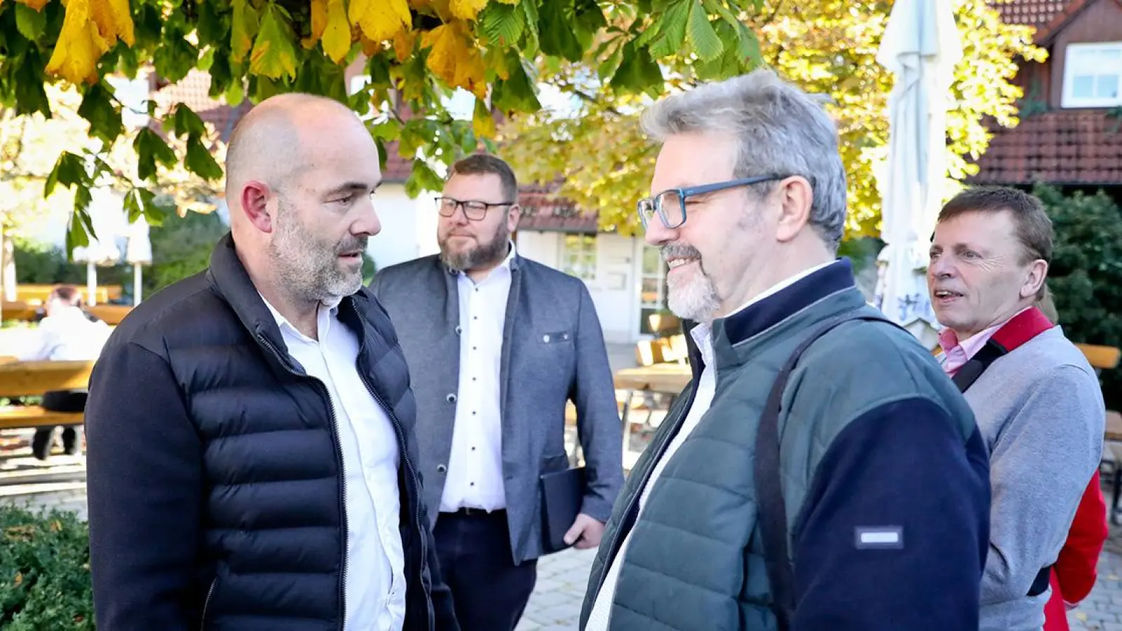 Die Bäckermeister Michael Kauer und Thomas Zimmer am 6. Oktober 2020 bei einem Krisentreffen des Handwerks in Himmelkron am 6. Oktober 2022. (Foto: Ochsenfoto.de)