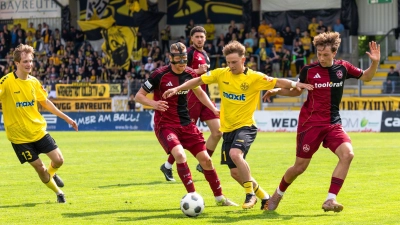 Wie im jüngsten Heimspiel gegen den 1. FC Nürnberg II (Bild) will die Altstadt auch zum Saisonabschluss in Aubstadt noch einmal punkten. (Foto: Dirk Ellmer)
