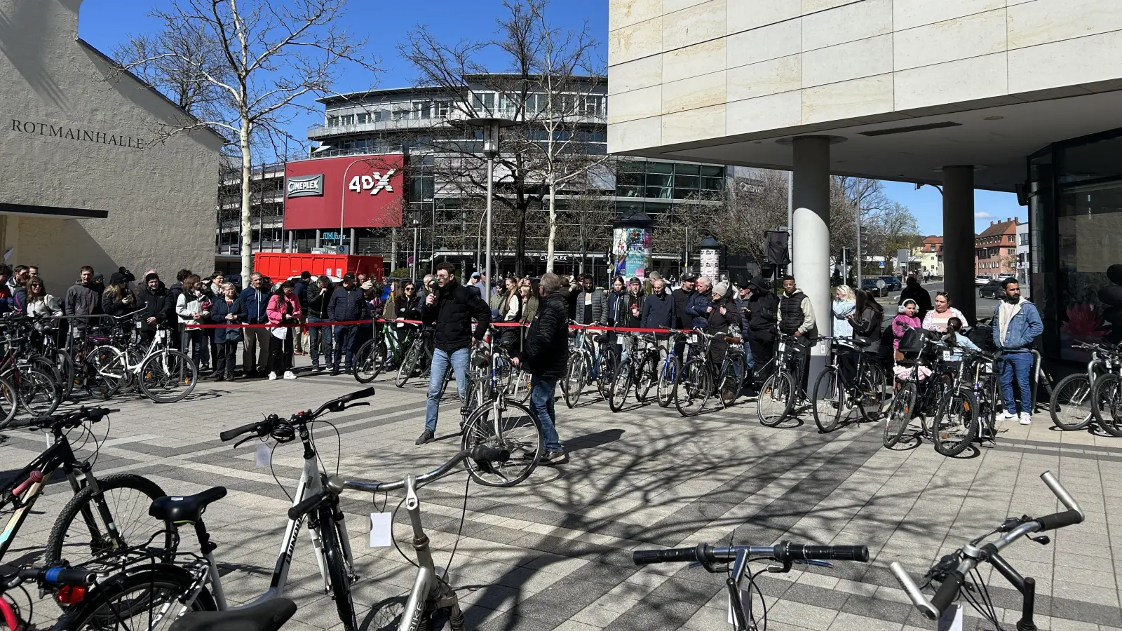 Das städtische Fundbüro versteigerte Drahtesel – teilweise auch in Bastlerqualität. (Foto: gmu)