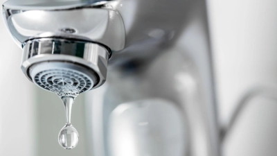Auch, wenn noch nicht die ganz große Not herrscht: in Schnabelwaid ist Wasser sparen unerlässlich. (Foto: uf)