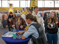 Regionale Unternehmen, Handwerksbetriebe, soziale Einrichtungen und Institutionen präsentierten sich mit viel Engagement und gaben spannende Einblicke in ihre Arbeitswelt. (Foto: sd)