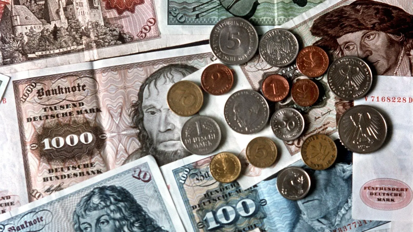 200.000 Mark vermachte eine Familie dem Ort Fichtelberg vor vielen Jahren. Erst jetzt fiel das der Gemeinde wieder ein. Foto: Pixabay (Foto: red)