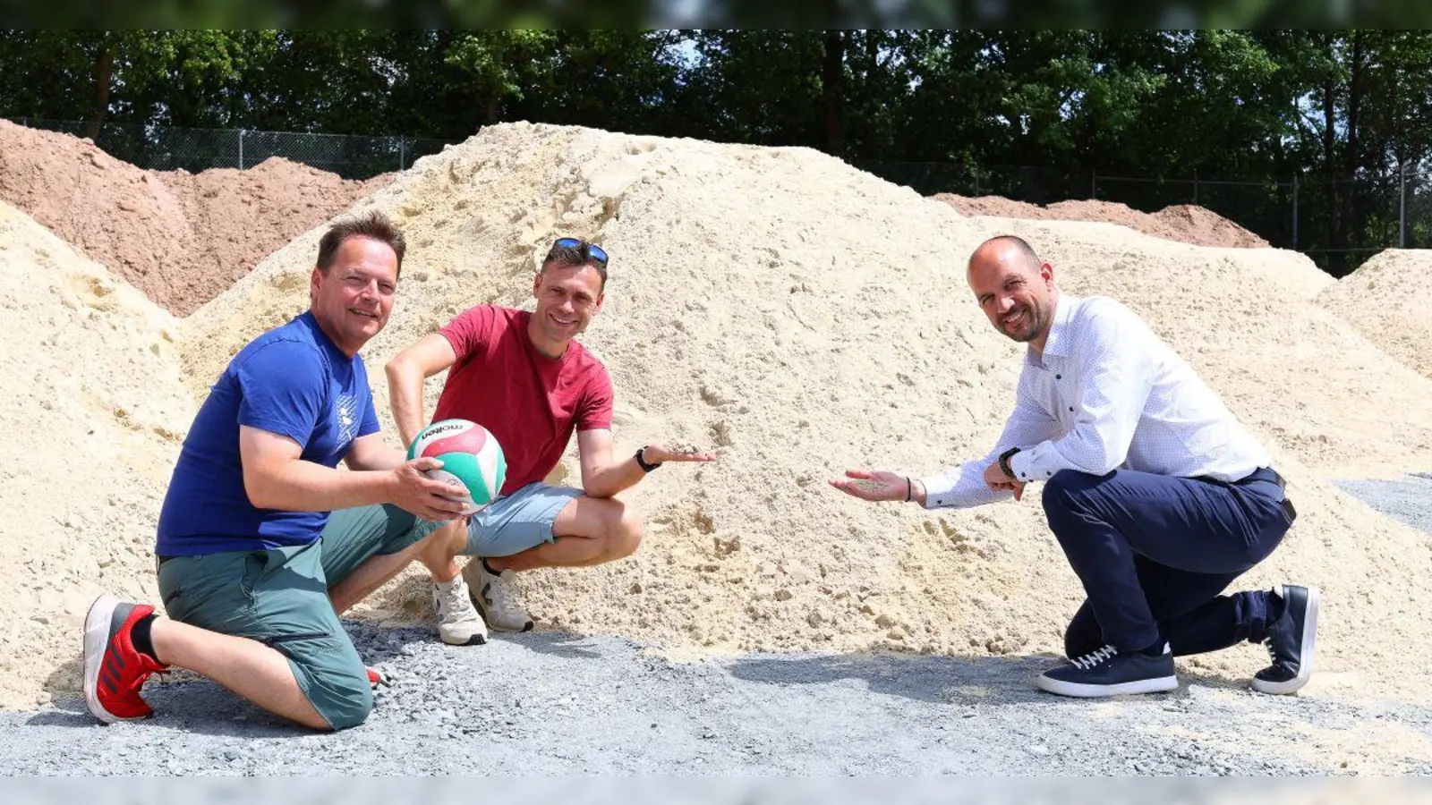 Das Beachsoccer/Beachvolleyball-Felder auf dem Sportgelände der Universität Bayreuth bekommt den Sand vom Summerfeeling 2026 (Foto: Peter Kolb )