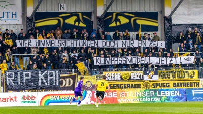 Die Fans der Altstadt hatten schon beim Heimspiel gegen Schwaben Augsburg (Bild) mit einem Spruchband für das „Kompassmodell” zur Regionalliga-Reform plädiert. (Foto: Dirk Ellmer)