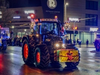 Die Weihnachtsfahrt der Traktoren ist in Bayreuth zu einem festen Höhepunkt geworden. (Foto: sd)