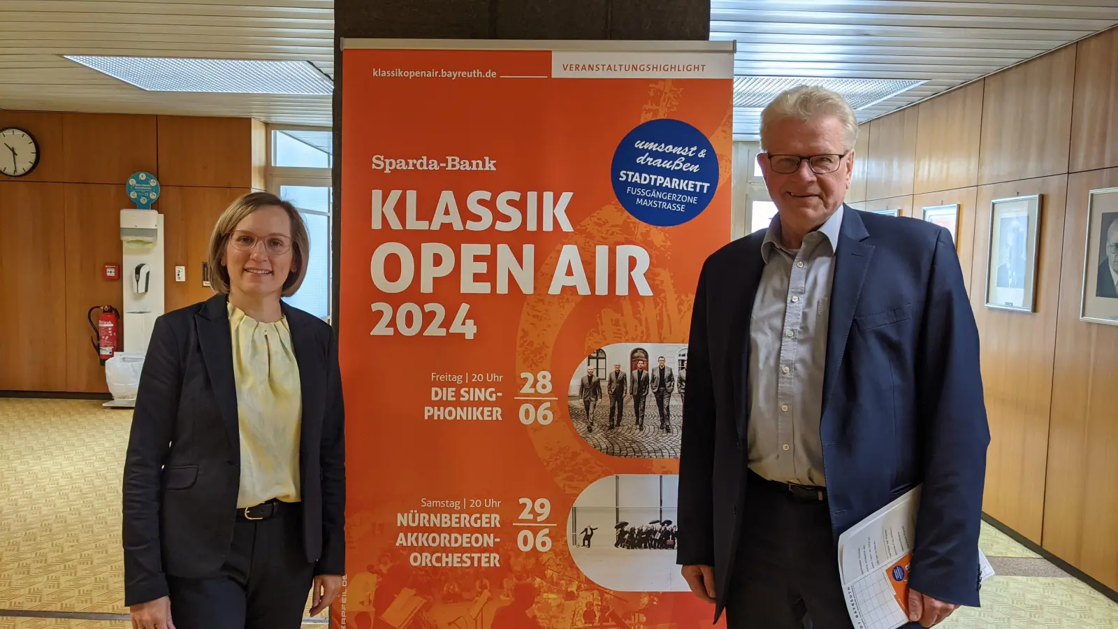 Annika Scherm und Oberbürgermeister Thomas Ebersberger  (Foto: Stadt Bayreuth )