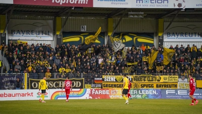 Zahlreiche Fanunterstützung wie jüngst gegen die Würzburger Kickers (Bild) erhofft sich die Altstadt am Samstag auch gegen die DJK Vilzing. (Foto: Archiv/sd)