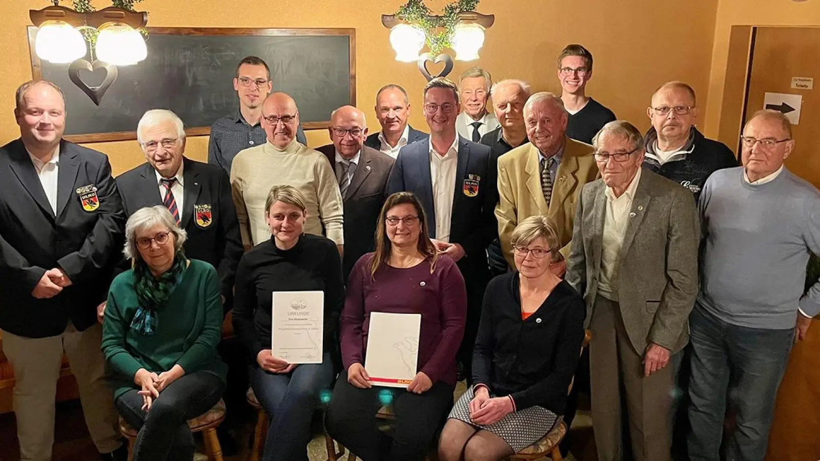 Die DLRG Bayreuth hat mehrere langjährige Mitglieder geehrt. (Foto: red)