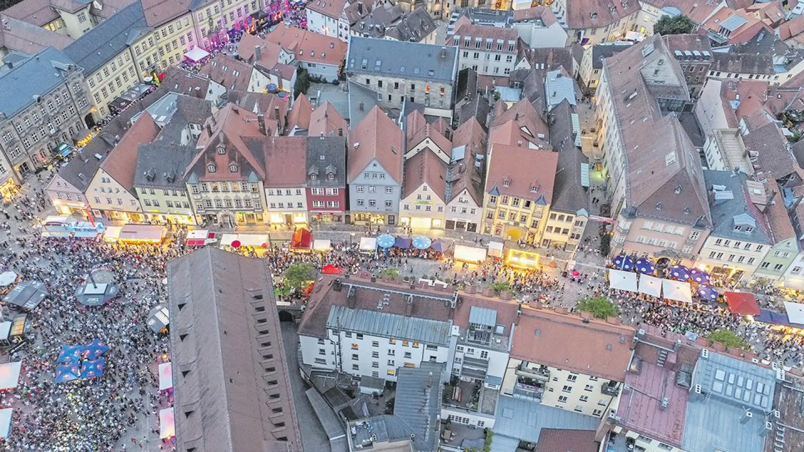 Lokalnachrichten in Bayreuth: Innenstadt wird wieder zur Feiermeile (Foto: Stefan Dörfler)
